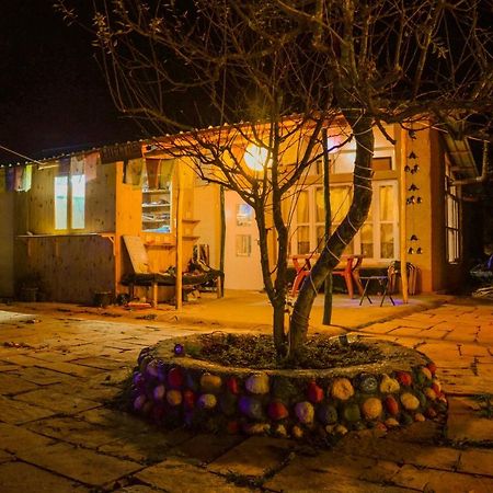 Himtrek Riverside Camps & Hostel Manali Экстерьер фото